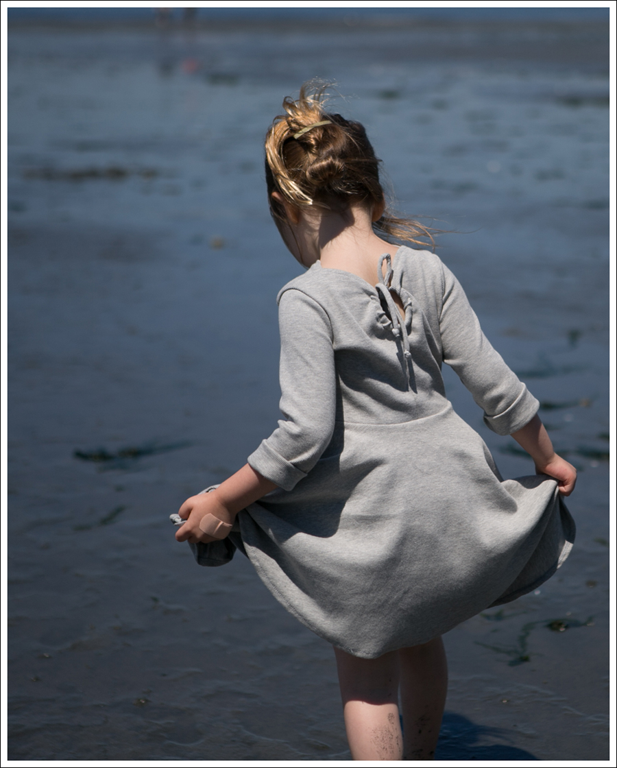 Blog Crew and Lu Cloud Grey Everyday Dress Salt Water Sandals -2