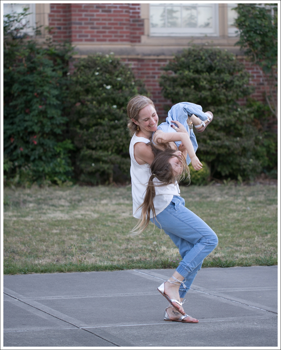 Blog Soft Joie Tank Current Elliott the Jogger Mystique Silver Lace Up Sandals-5