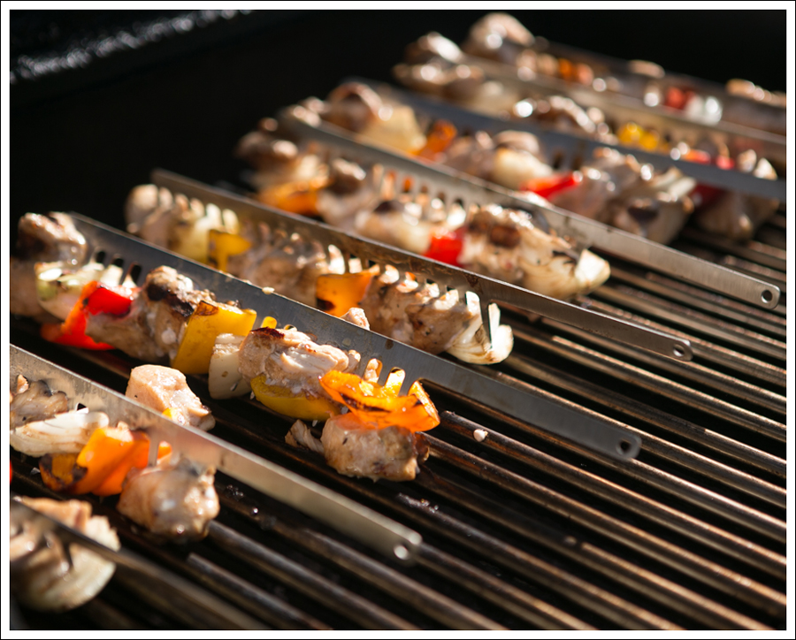 Blog Whole30 Paleo Grilled Chicken Peppers Onions Shish Kabobs-6