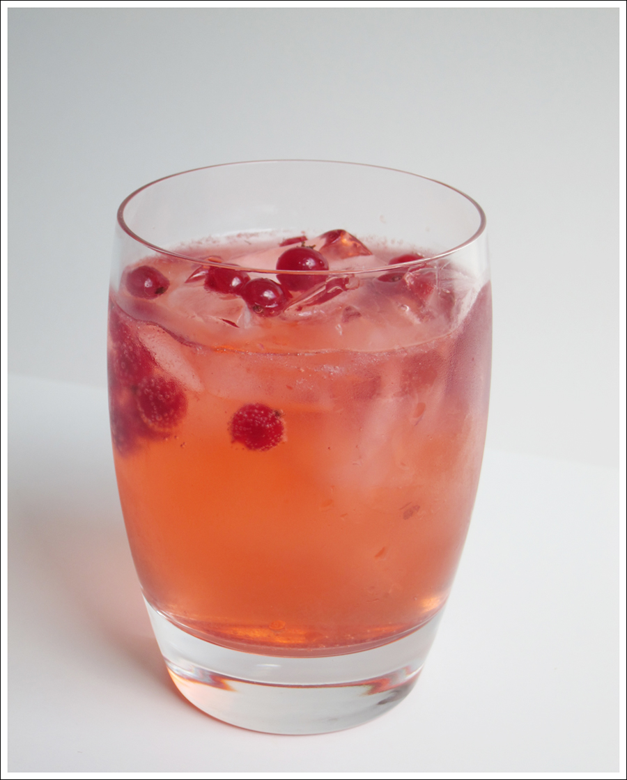 red currant festive water for blog (3)