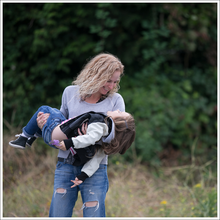 blog-james-perse-sweatshirt-current-elliott-boyfriend-super-loved-jeans-converse-6