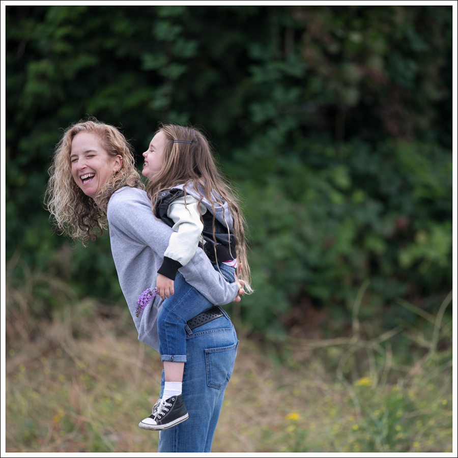 blog-james-perse-sweatshirt-current-elliott-boyfriend-super-loved-jeans-converse-7