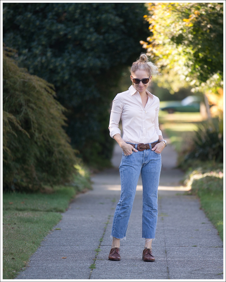 blog-theory-tan-button-down-levis-501-luciano-moresco-brogues-1