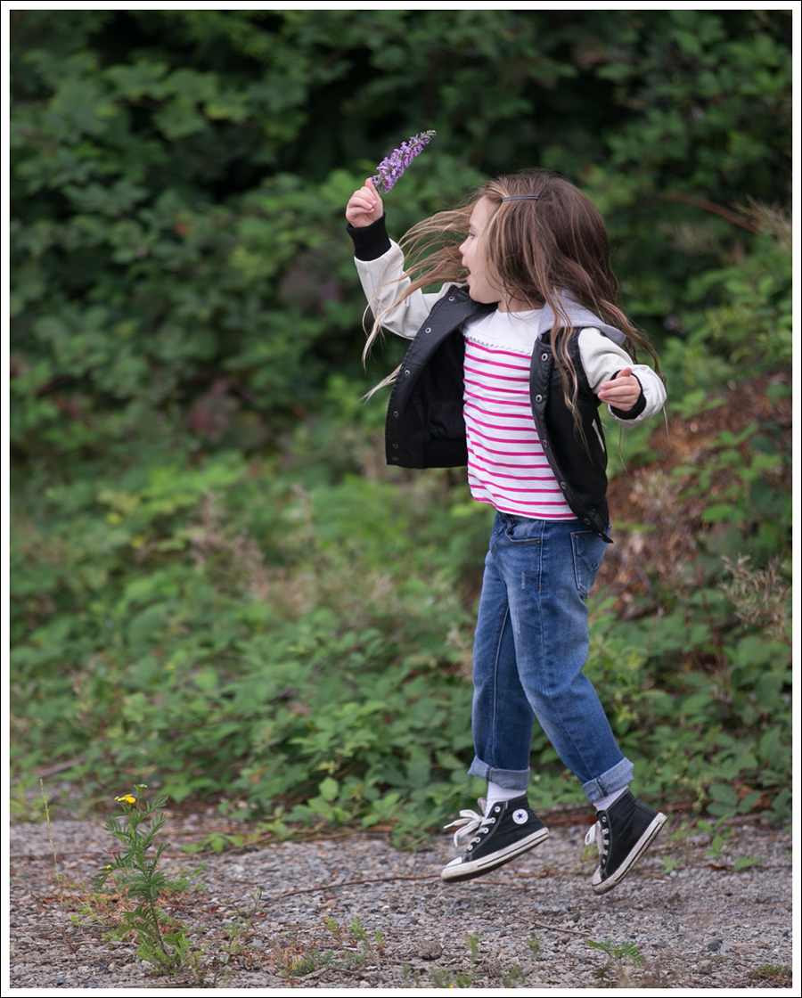 blog-urban-republic-varsity-jacket-pockie-k-tee-hudson-boyfriend-jeans-converse-high-tops-5