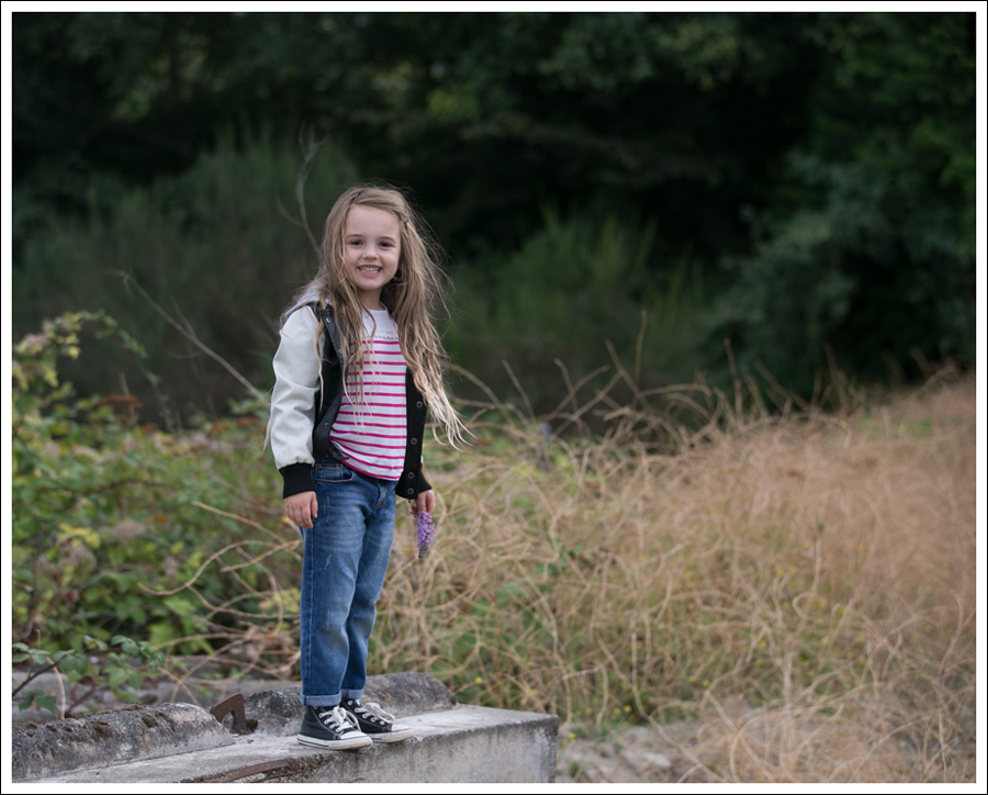 blog-urban-republic-varsity-jacket-pockie-k-tee-hudson-boyfriend-jeans-converse-high-tops-7