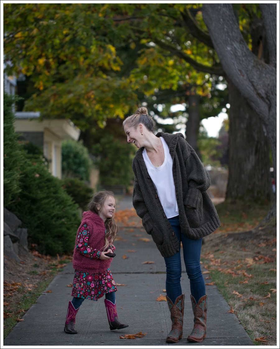 blog-chunky-oversized-hand-knit-cardigan-j-brand-skinny-lucchese-cowboy-boots-3