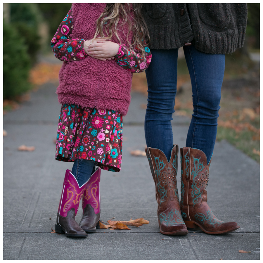 blog-chunky-oversized-hand-knit-cardigan-j-brand-skinny-lucchese-cowboy-boots-4