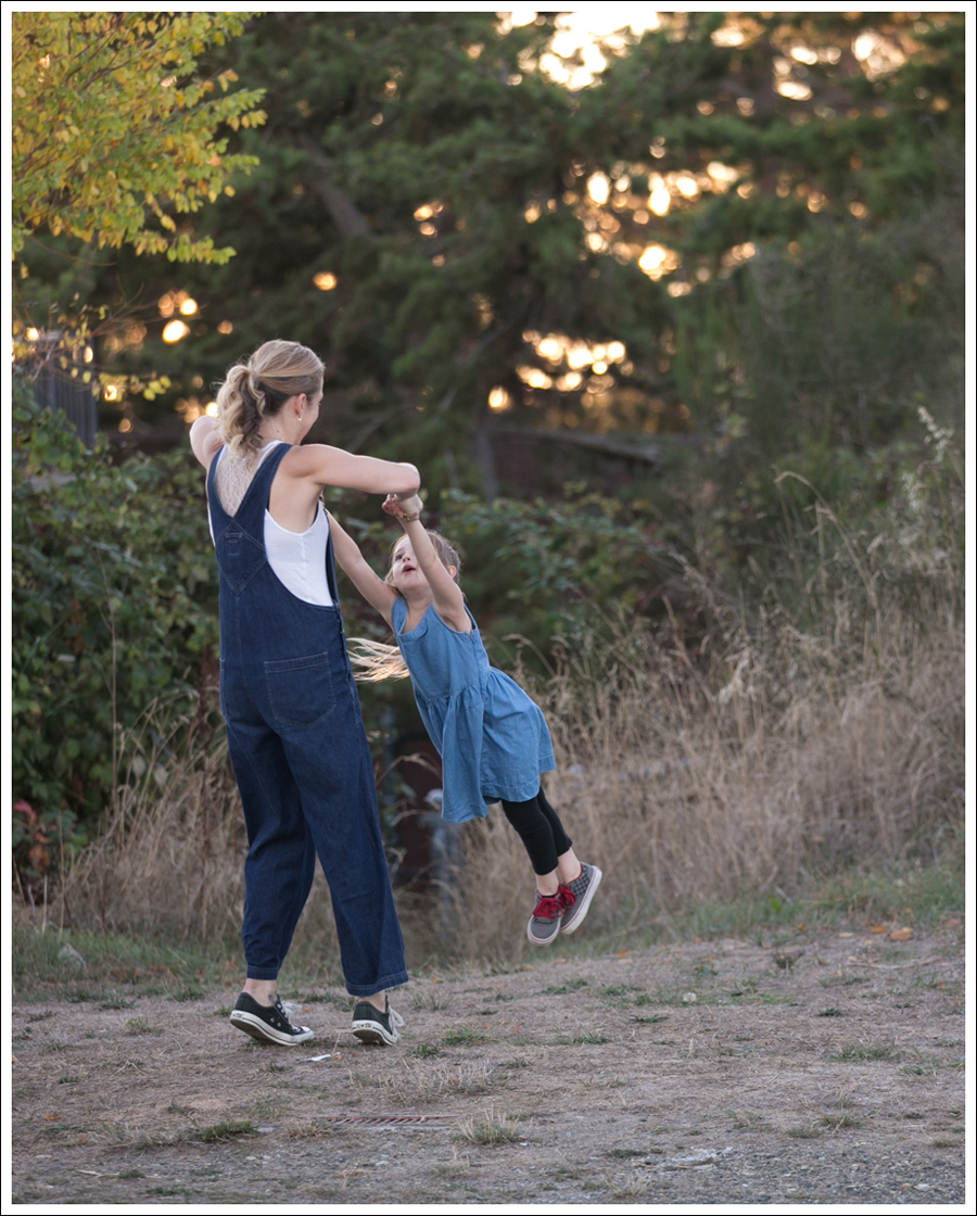 blog-gap-crop-overalls-black-converse-4