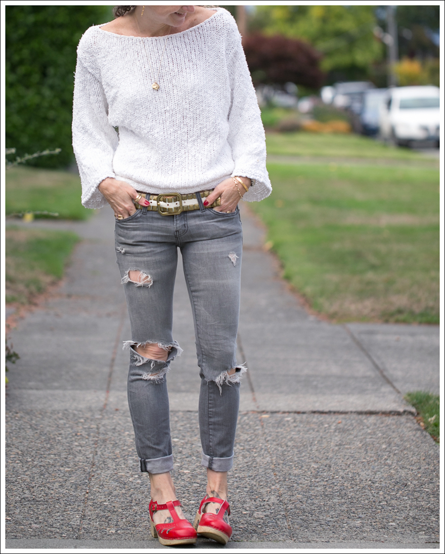 blog-lily-mcneal-sweater-current-elliott-gray-destroyed-skinny-sven-red-lacy-clogs-3