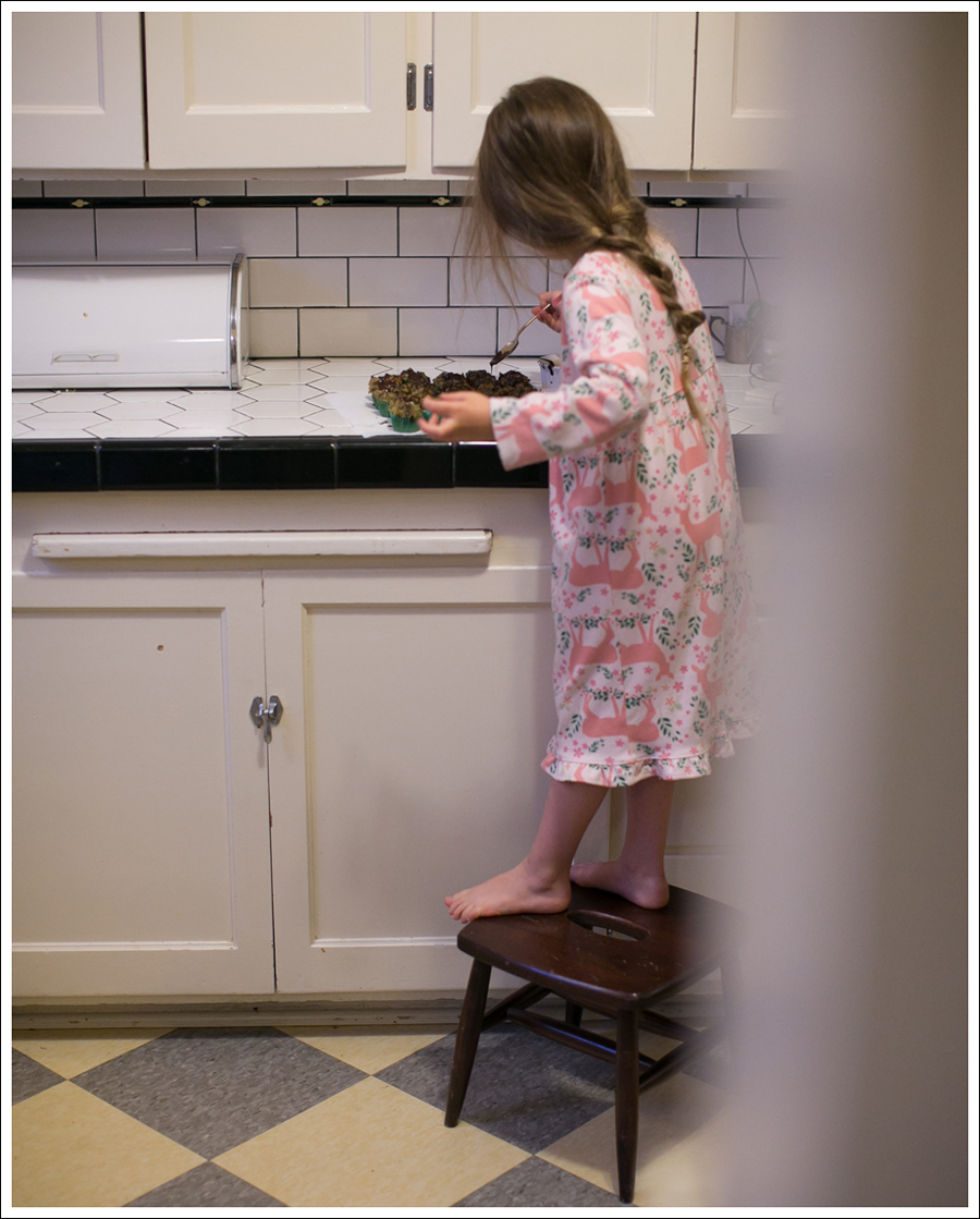 blog-paleo-cherry-gluten-free-muffins-with-dark-chocolate-drizzle-5