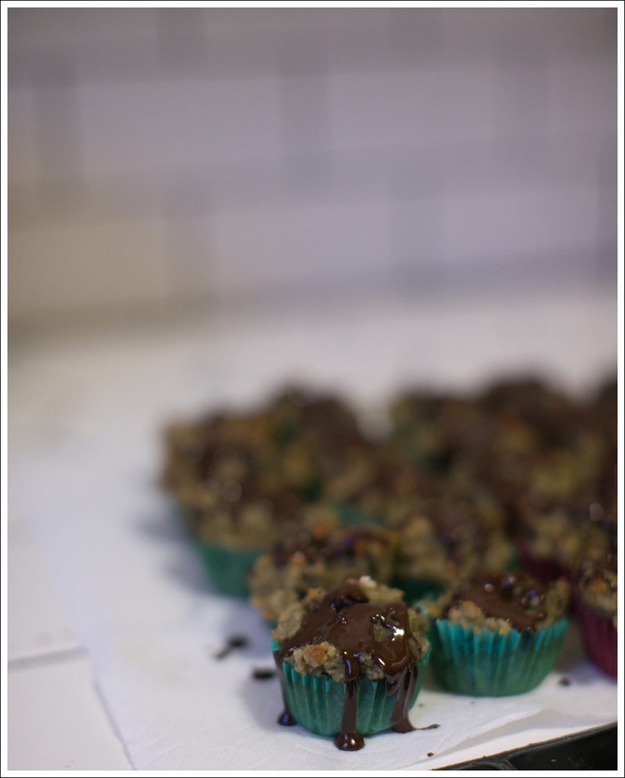 blog-paleo-cherry-gluten-free-muffins-with-dark-chocolate-drizzle-7