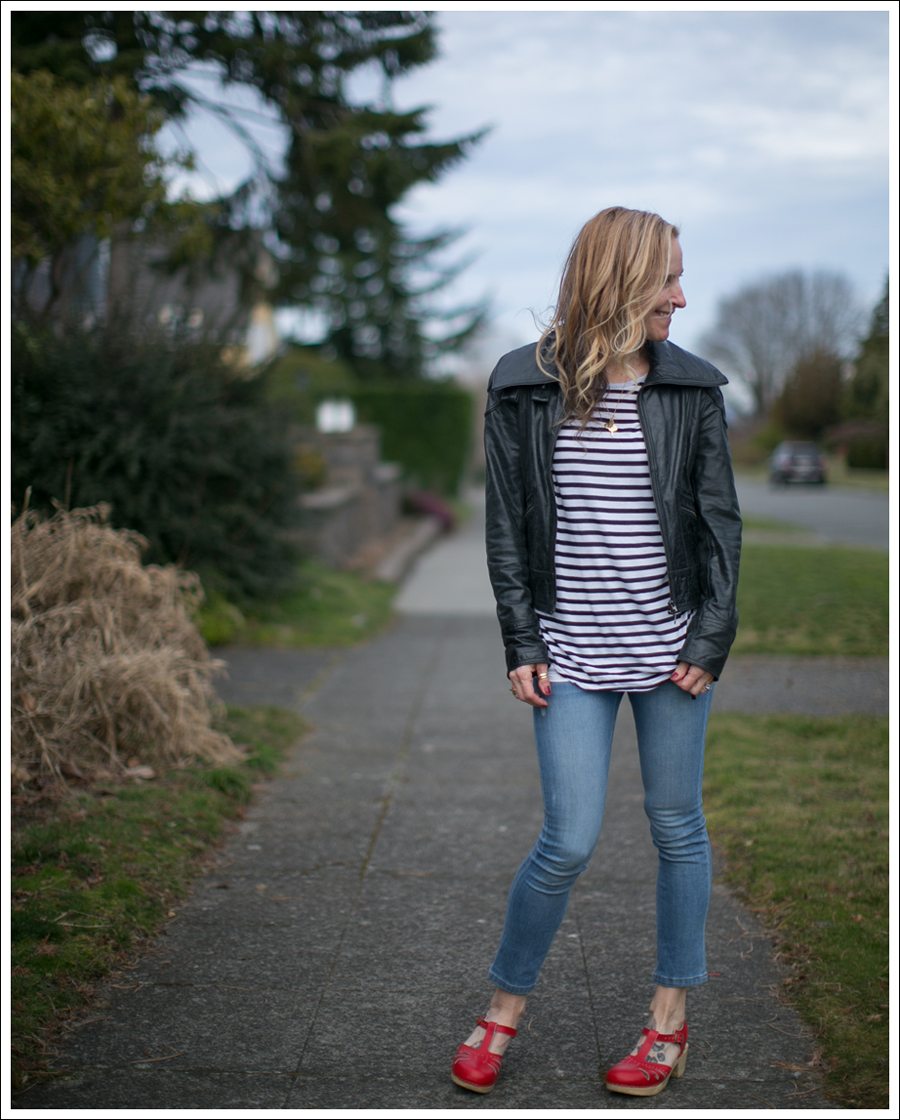 blog-doma-leather-jacket-striped-top-dl1961-toni-red-sven-clogs-1