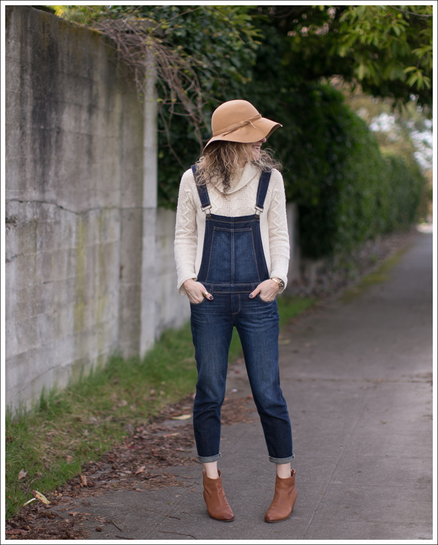 blog-vintage-felt-hat-paige-sierra-overalls-j-crew-sweater-sam-edelman-lisle-booties-1