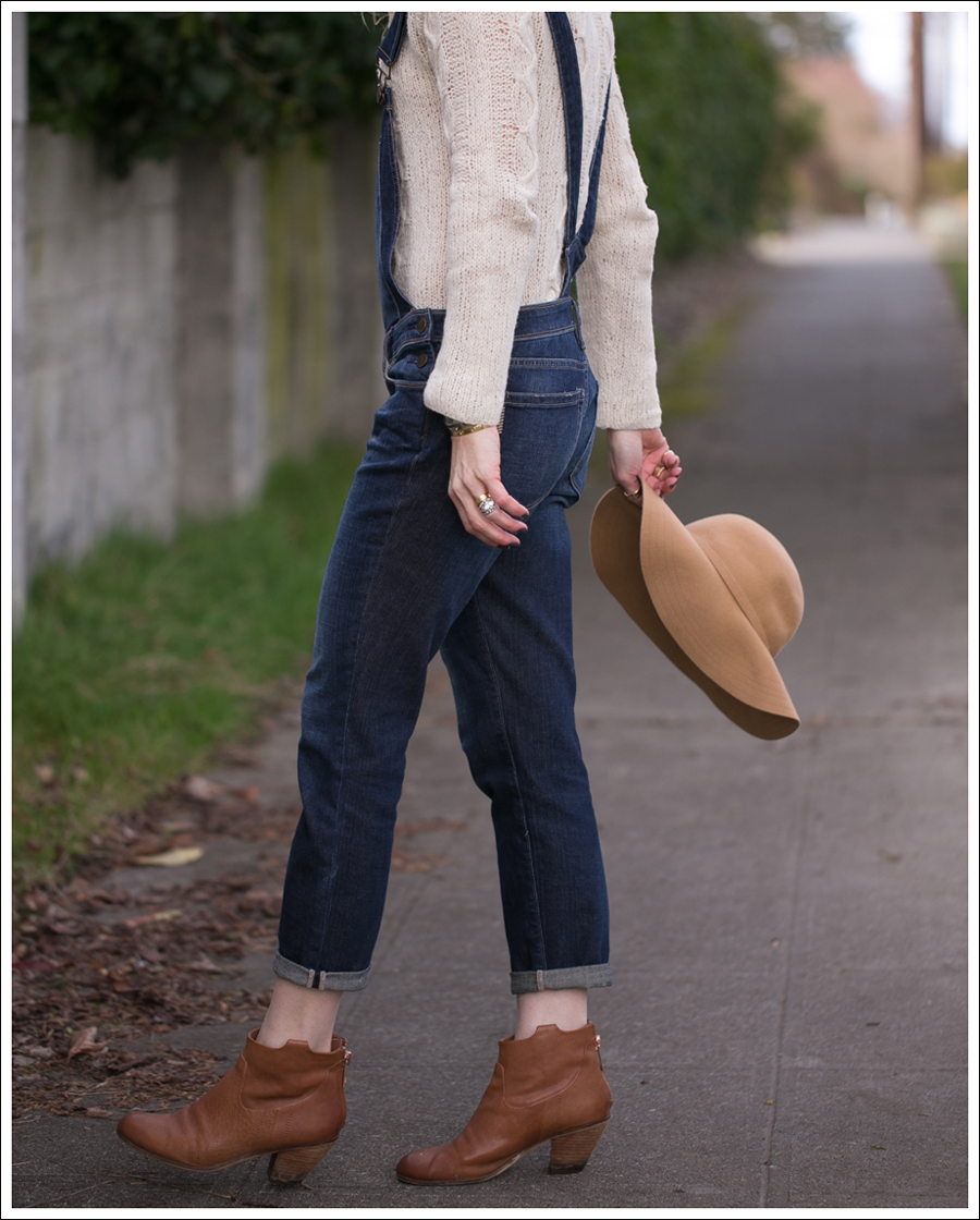 blog-vintage-felt-hat-paige-sierra-overalls-j-crew-sweater-sam-edelman-lisle-booties-6