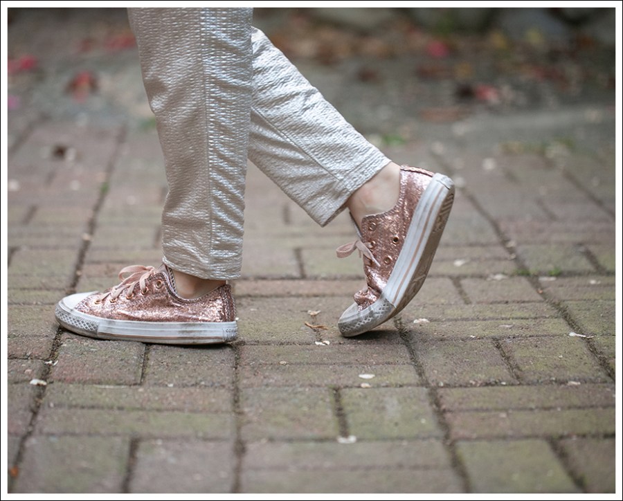 Blog 18 Chaser Def Leppard Muscle Tank Joie Cream Mariner Joggers Ash Cult Metallic Platform Sneakers-185