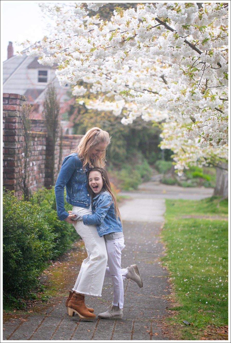 Blog 4 3x1 Denim Jacket Metallic Top DL1961 Hepburn Eggshell No 6 Clog Buckle Boot Cherry Blossoms-36