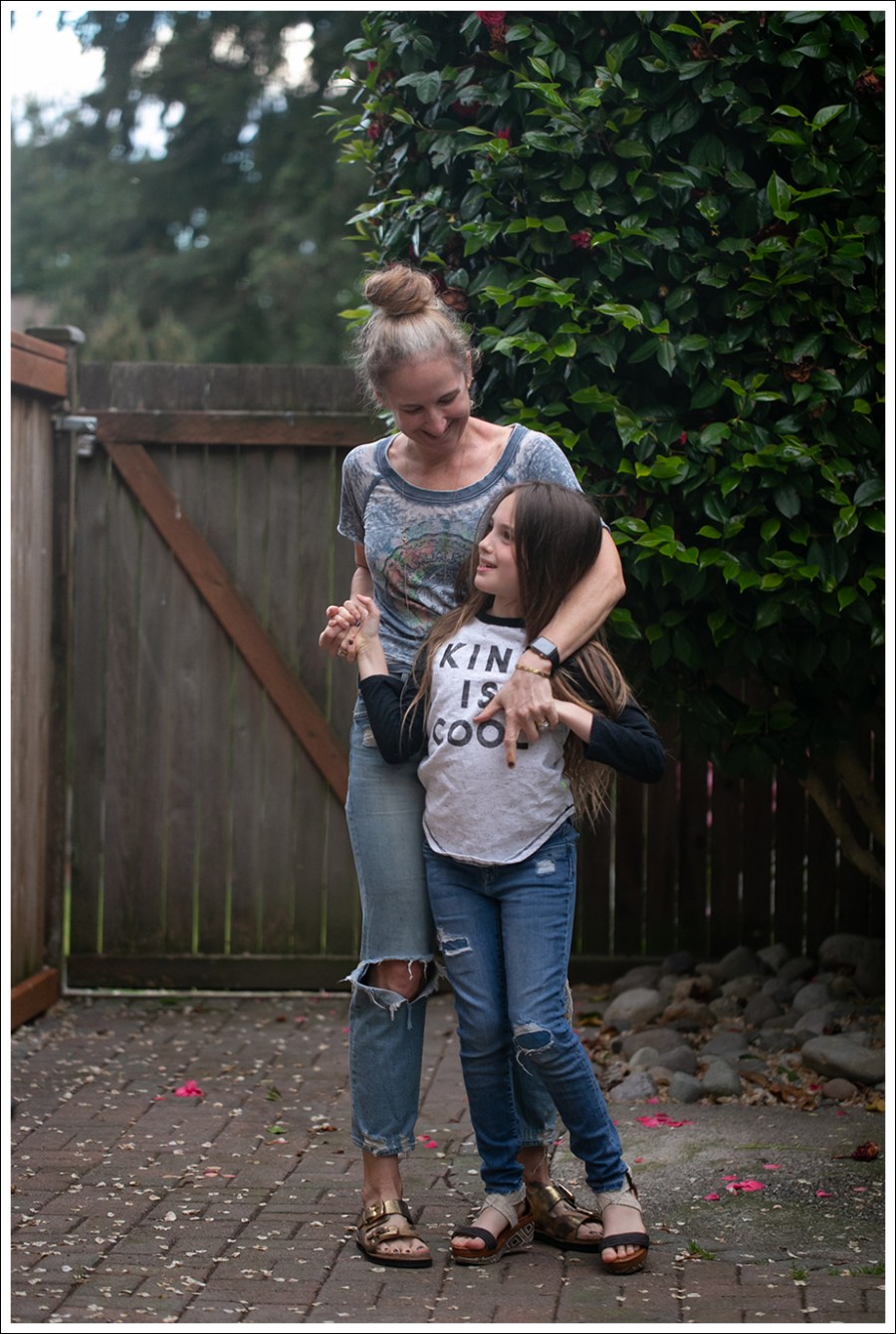 Blog 5 Chaser Cut out Graphic Tee Mother Denim The Tomcat The Confession Rachel Zoe Metallic Slides-44