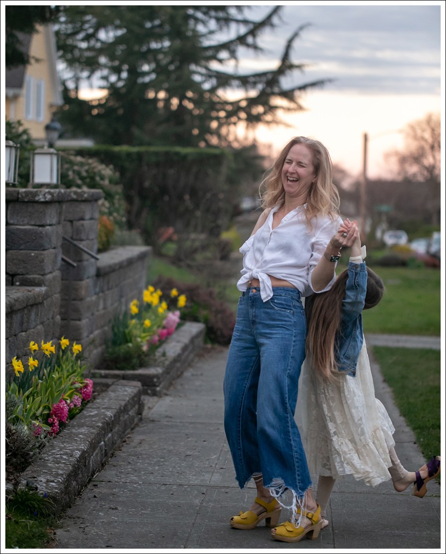 BLog 5 J Jill White Button Down DL1961 Hepburn High Waist Denim Sven Yellow Peep Toe Clogs-40