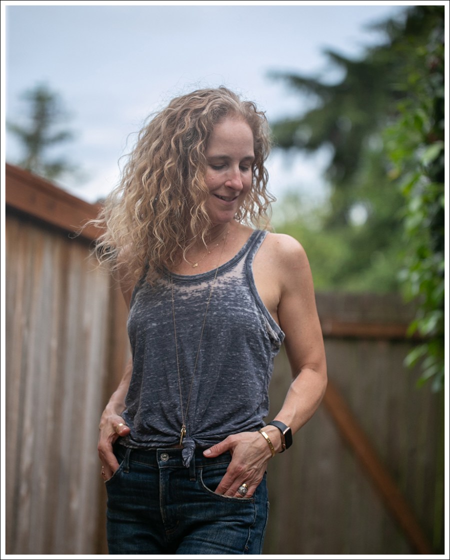 Blog Chaser Cut Out Muscle Tank Citizens Of Humanity Drew Crop Flare Birkenstock Gizeh-2