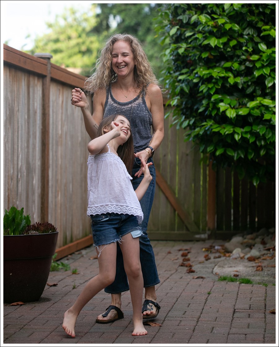 Blog Chaser Cut Out Muscle Tank Citizens Of Humanity Drew Crop Flare Birkenstock Gizeh-6