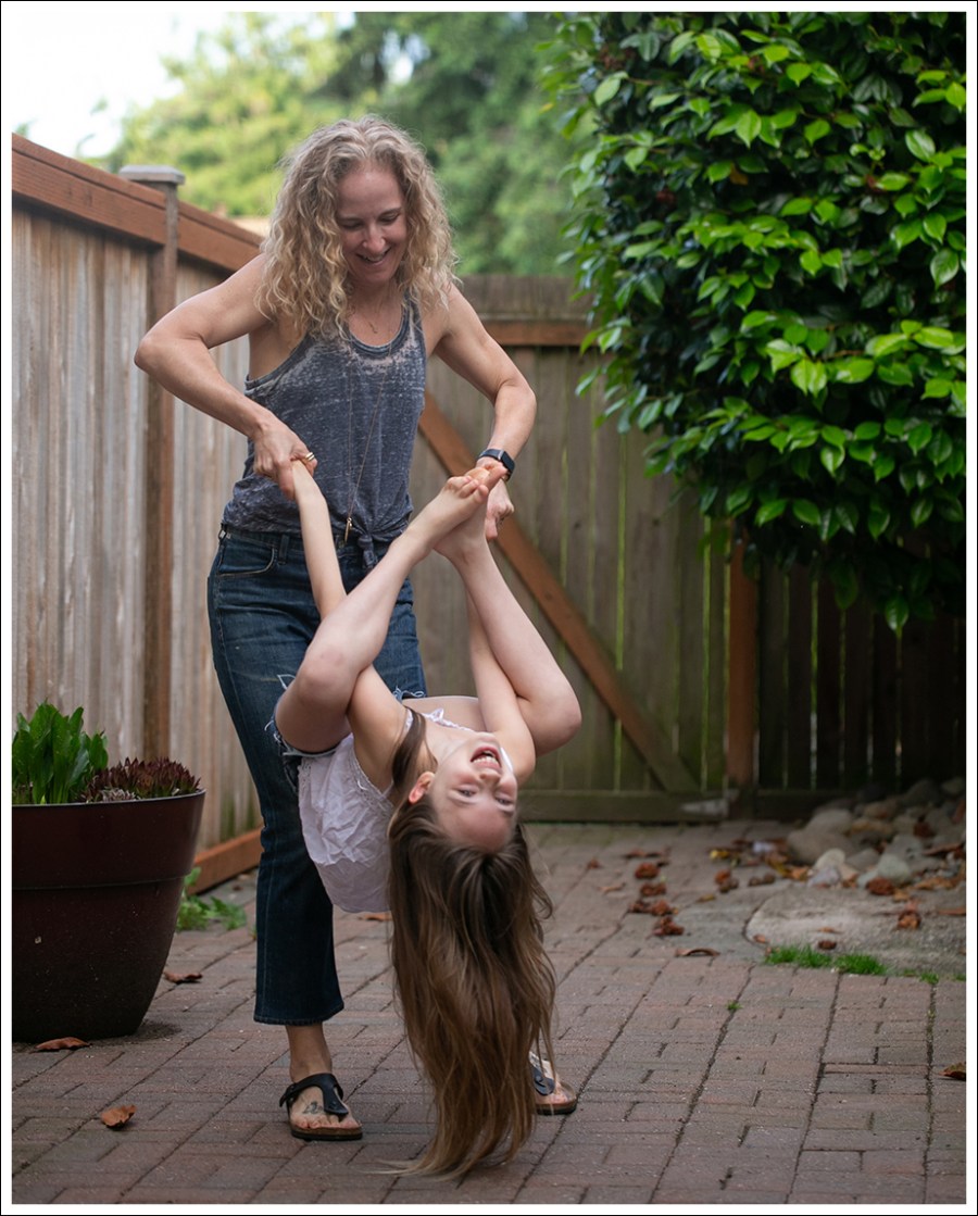 Blog Chaser Cut Out Muscle Tank Citizens Of Humanity Drew Crop Flare Birkenstock Gizeh-7