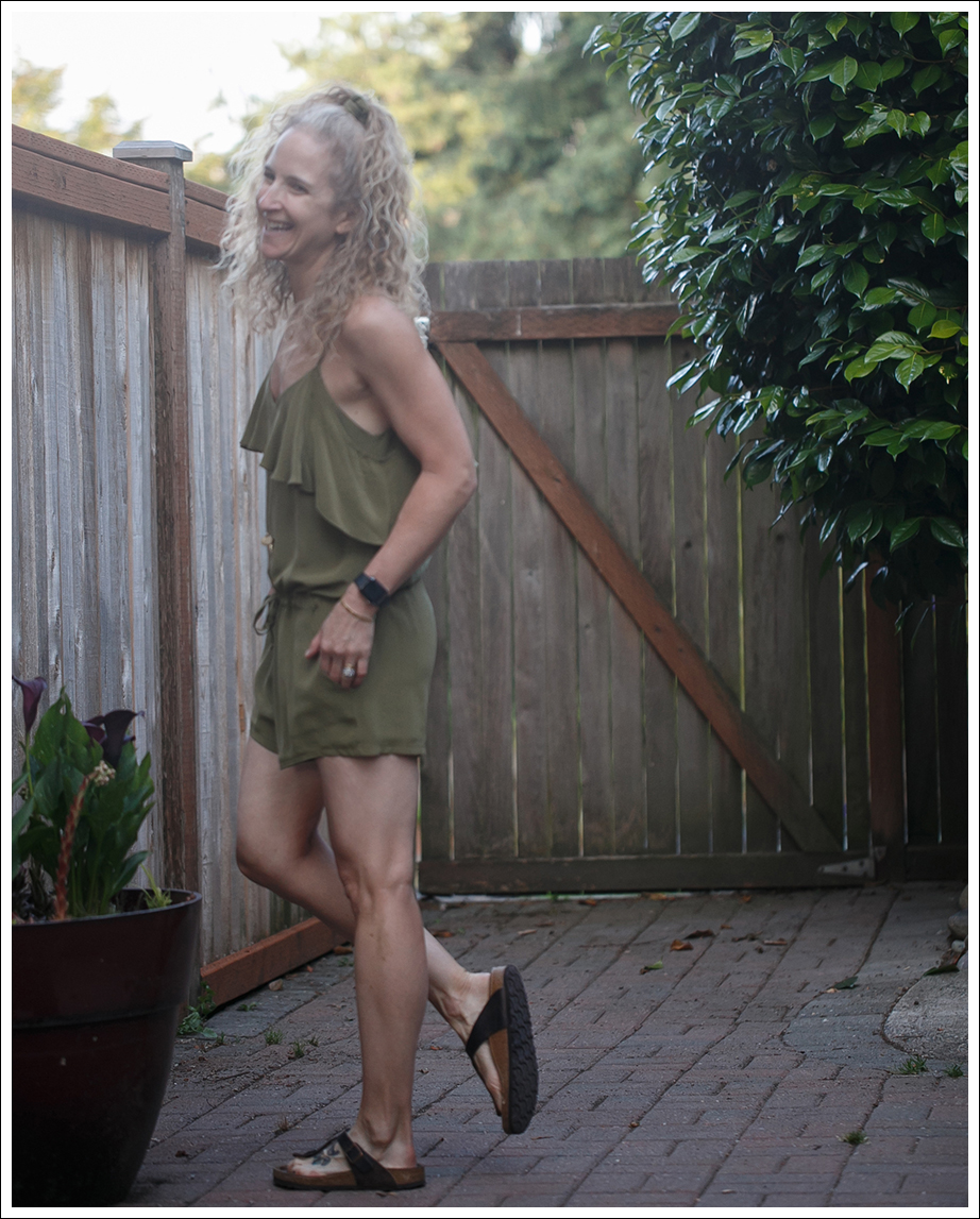 Blog Chaser Olive Ruffle Romper Birkenstock Gizeh-2