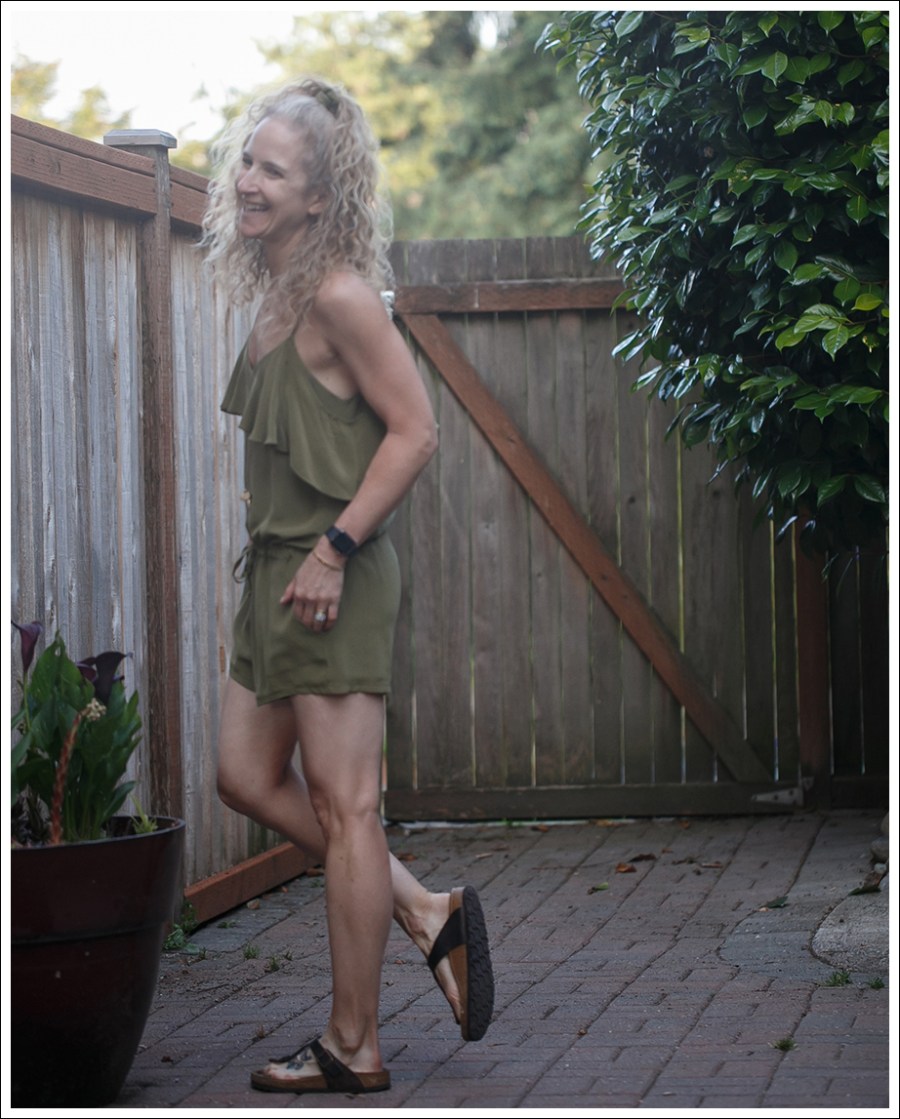 Blog Chaser Olive Ruffle Romper Birkenstock Gizeh-2
