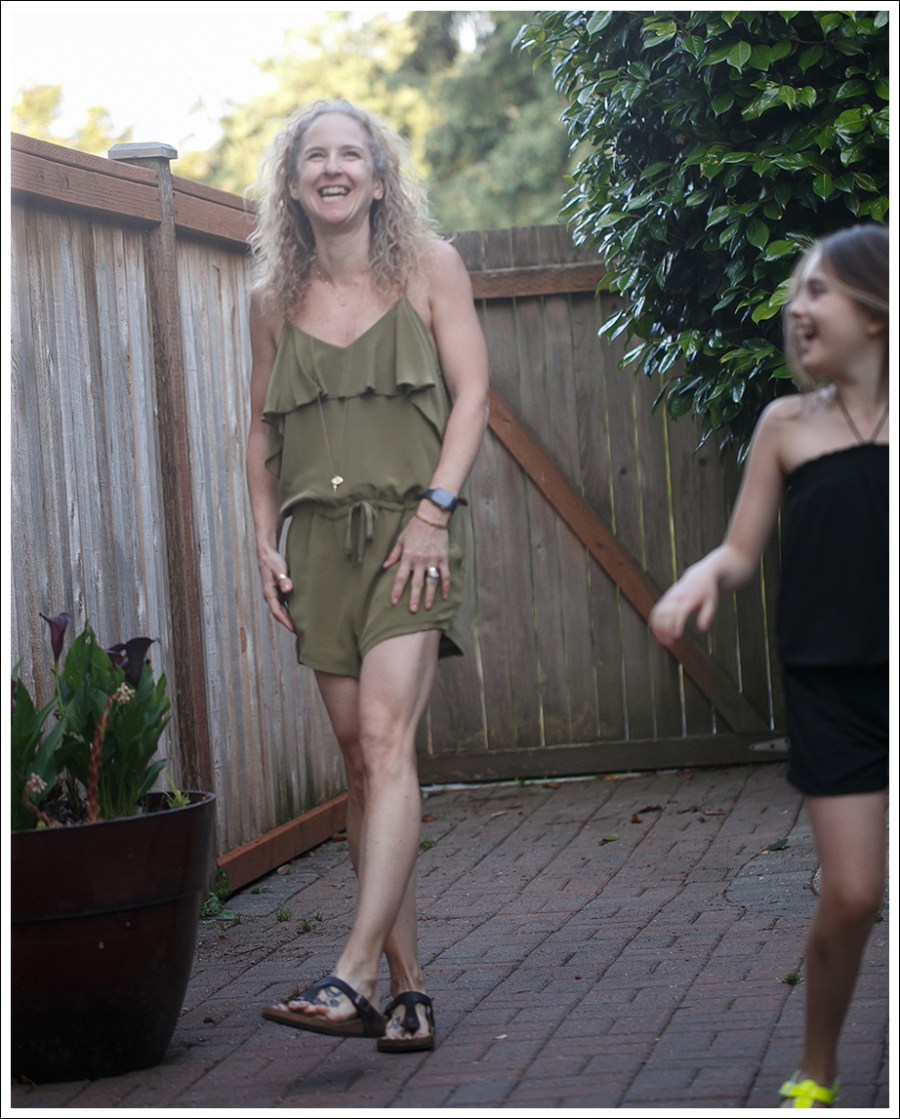 Blog Chaser Olive Ruffle Romper Birkenstock Gizeh-3