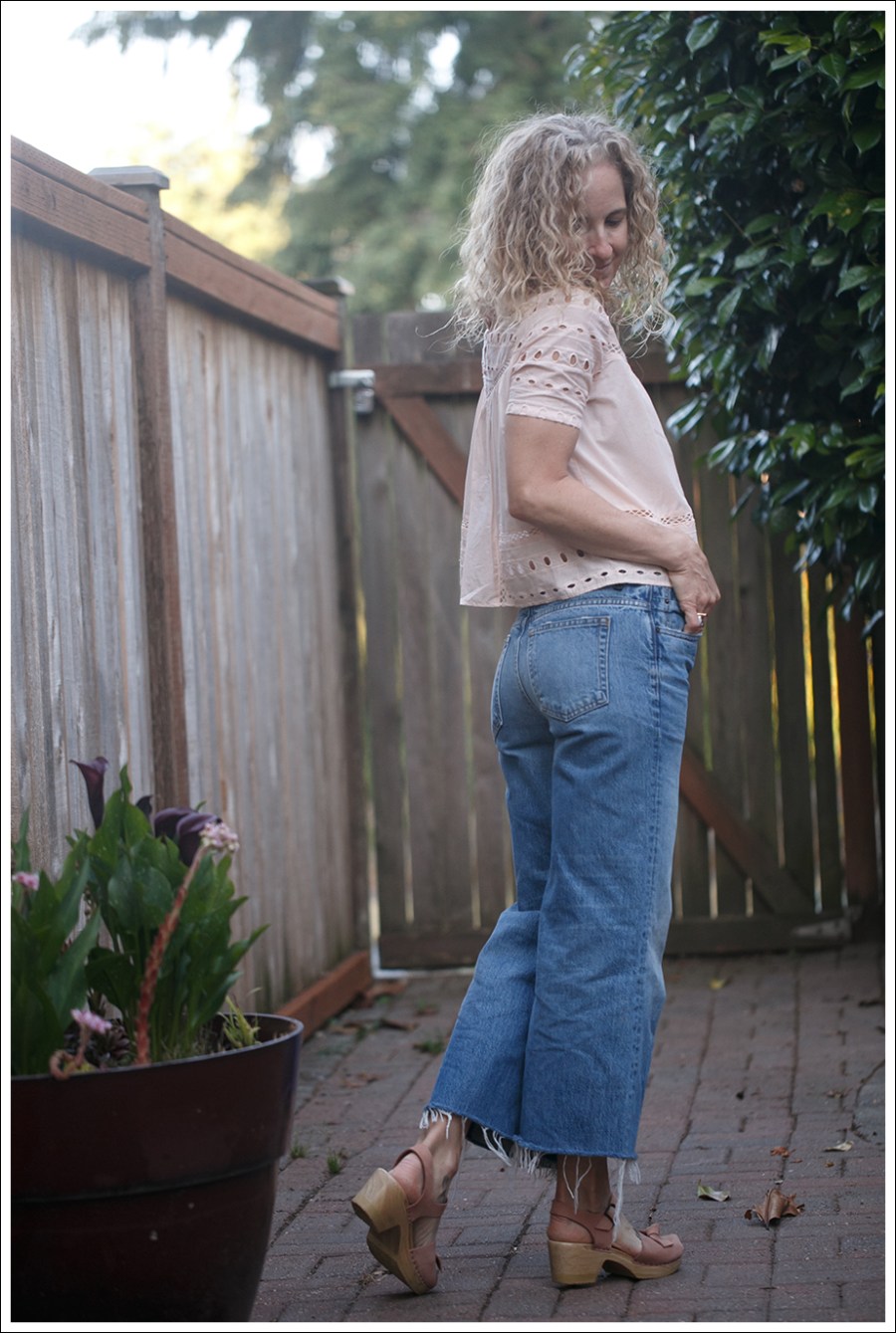 Blog DIP Boho Top Denim x Alexander Wang-Rave Wide Leg Jeans Sven Bow Peep Toe Clogs-3