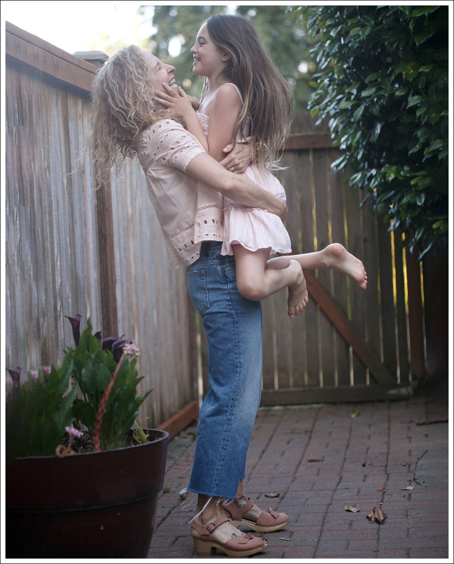 Blog DIP Boho Top Denim x Alexander Wang-Rave Wide Leg Jeans Sven Bow Peep Toe Clogs-5