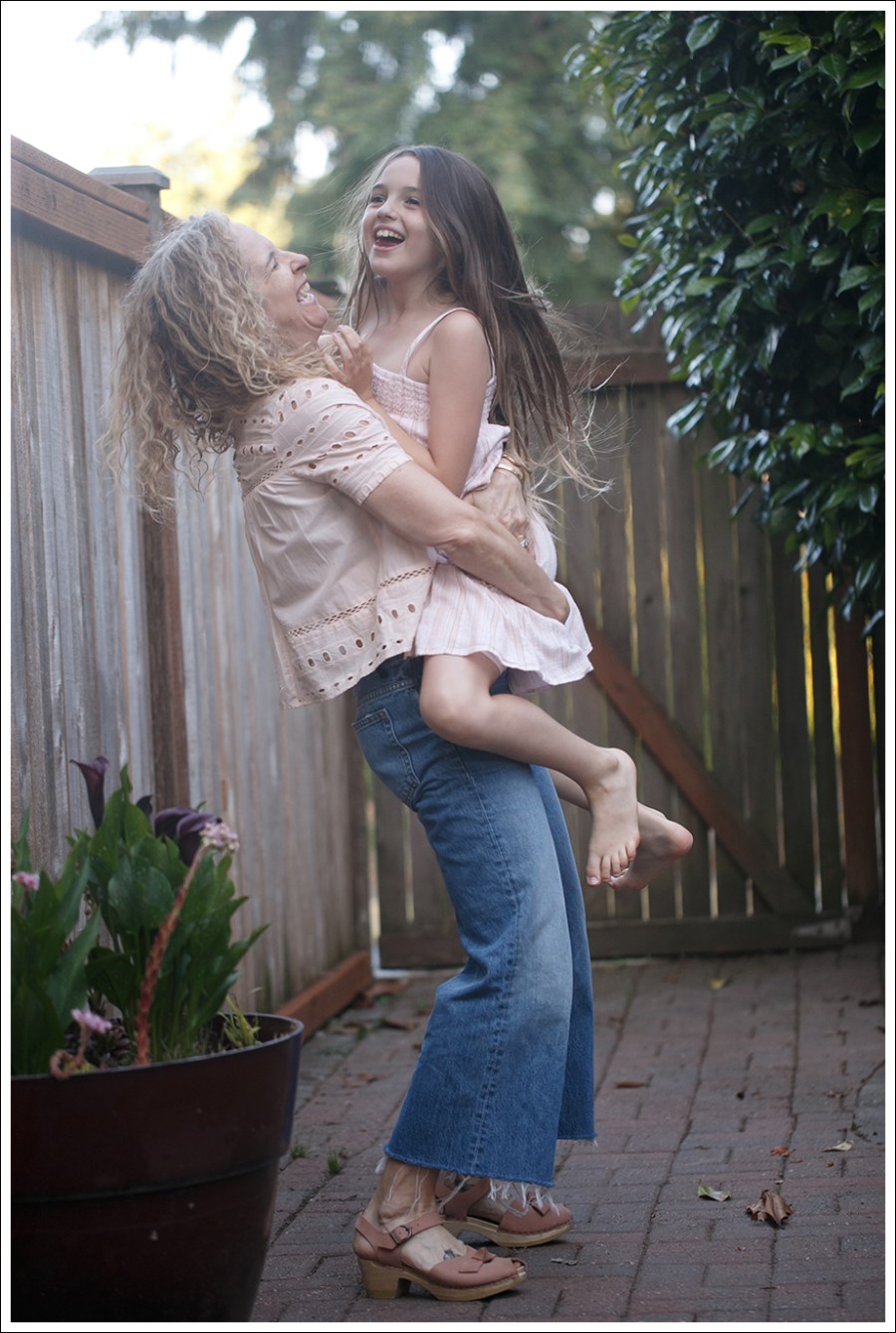 Blog DIP Boho Top Denim x Alexander Wang-Rave Wide Leg Jeans Sven Bow Peep Toe Clogs-6