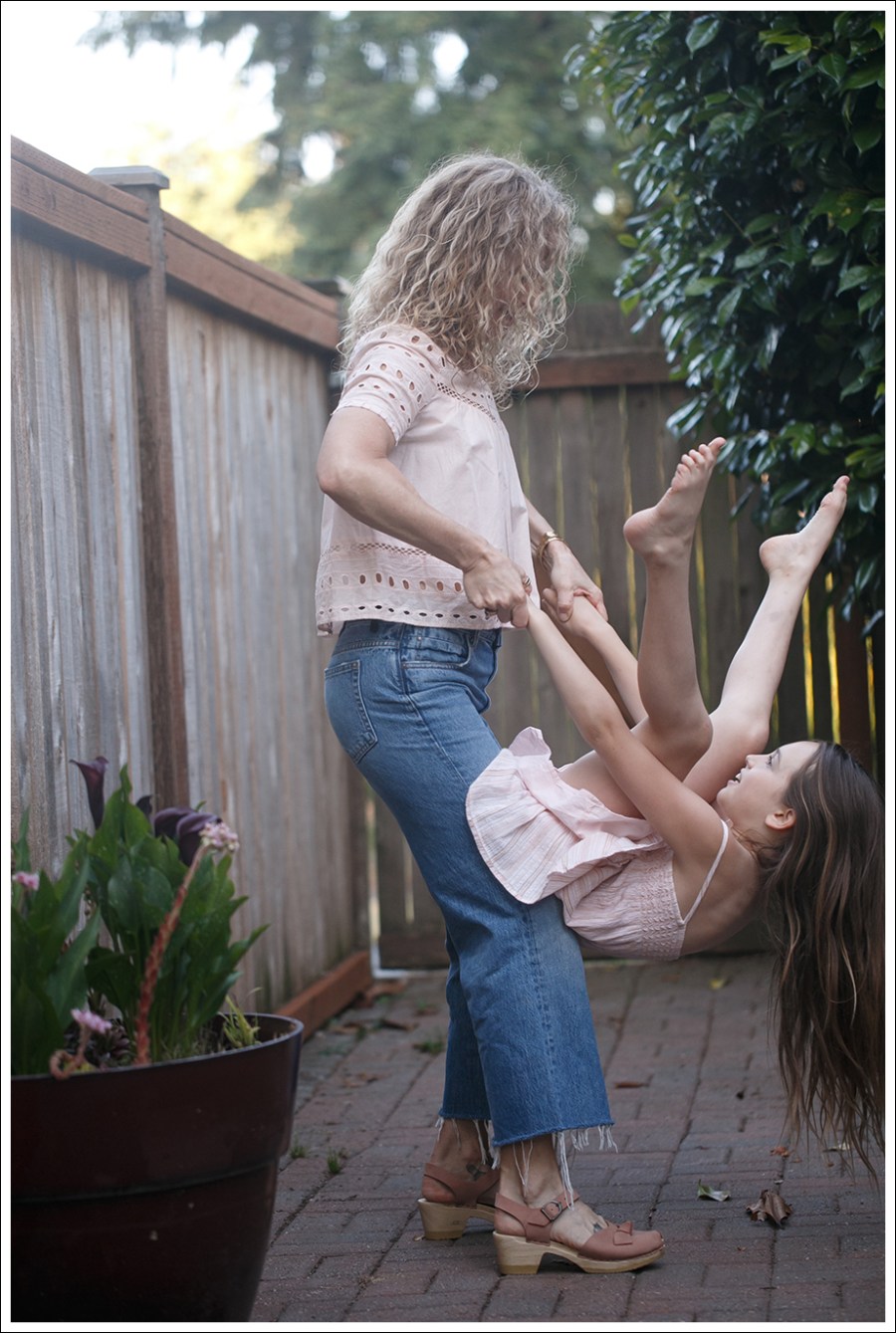 Blog DIP Boho Top Denim x Alexander Wang-Rave Wide Leg Jeans Sven Bow Peep Toe Clogs-7