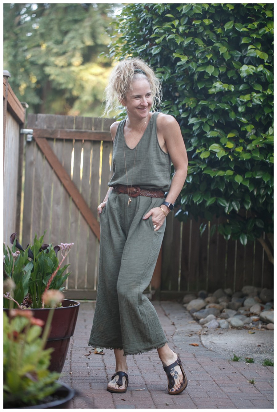 Blog Drew Army Green Jumpsuit Birkenstock Gizeh-2