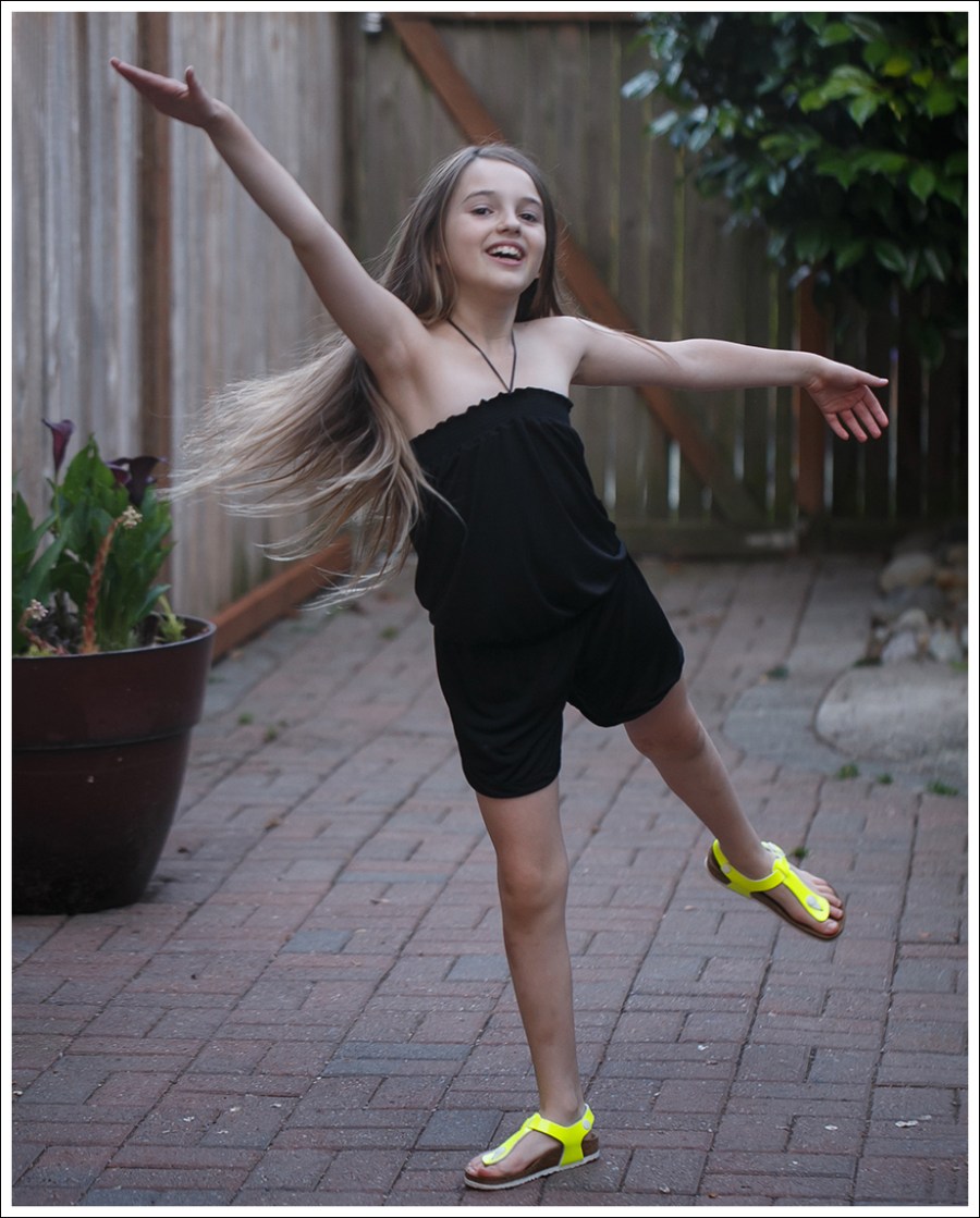 Blog So Nikki Girls Halter Romper Birkenstock Gizeh Kids-12
