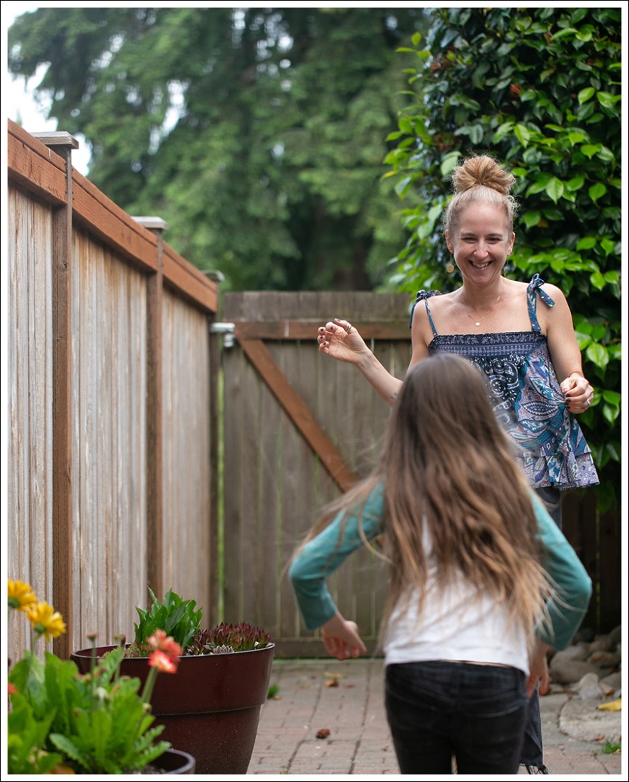 Blog Warm Tie Crop Cami Current Elliott Crop Flares Birkenstock Gizeh-3