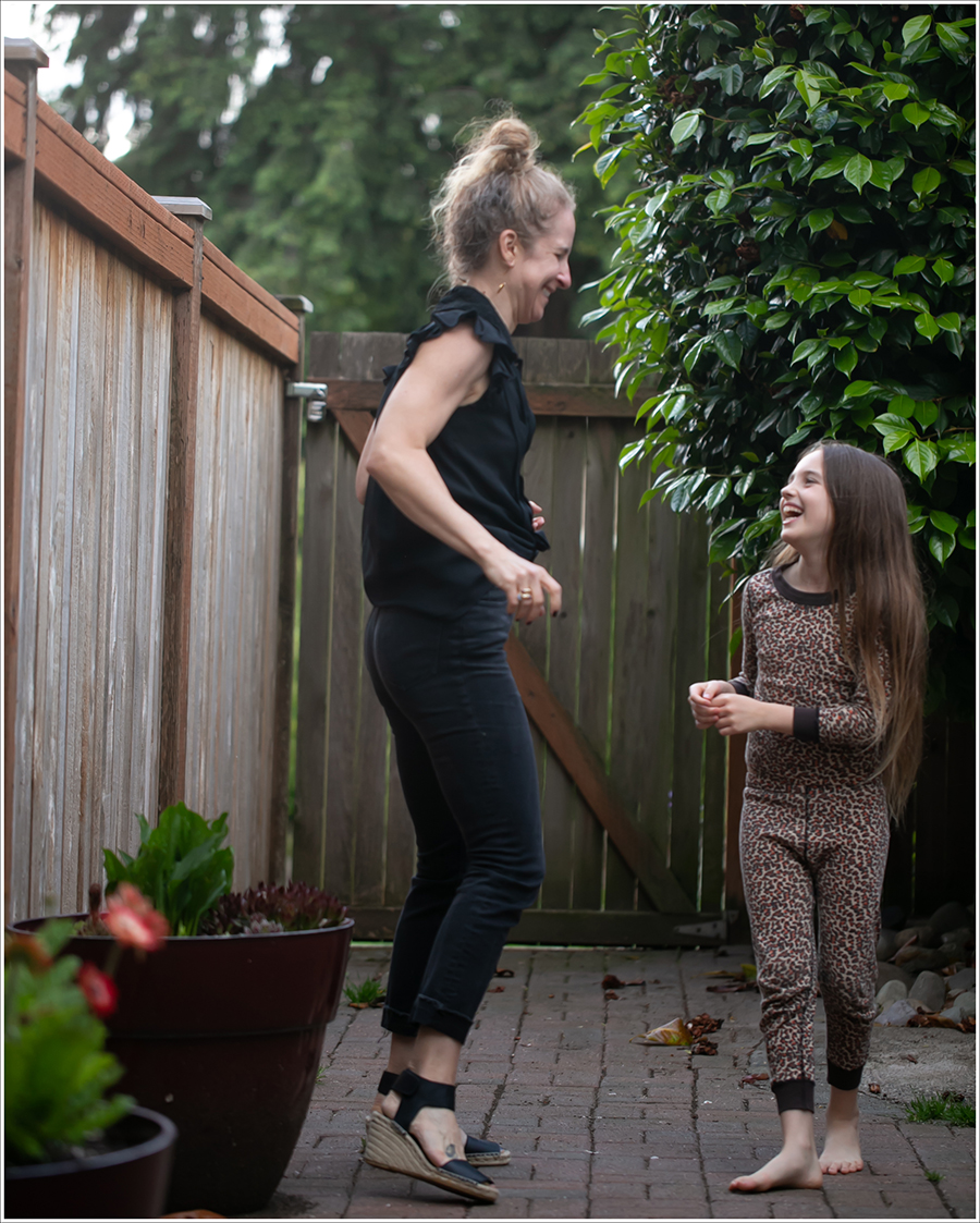 Blog Zac Posen Flutter Sleeve Top La Vie Rebecca Taylor Black Jeans Vince Espadrilles-4