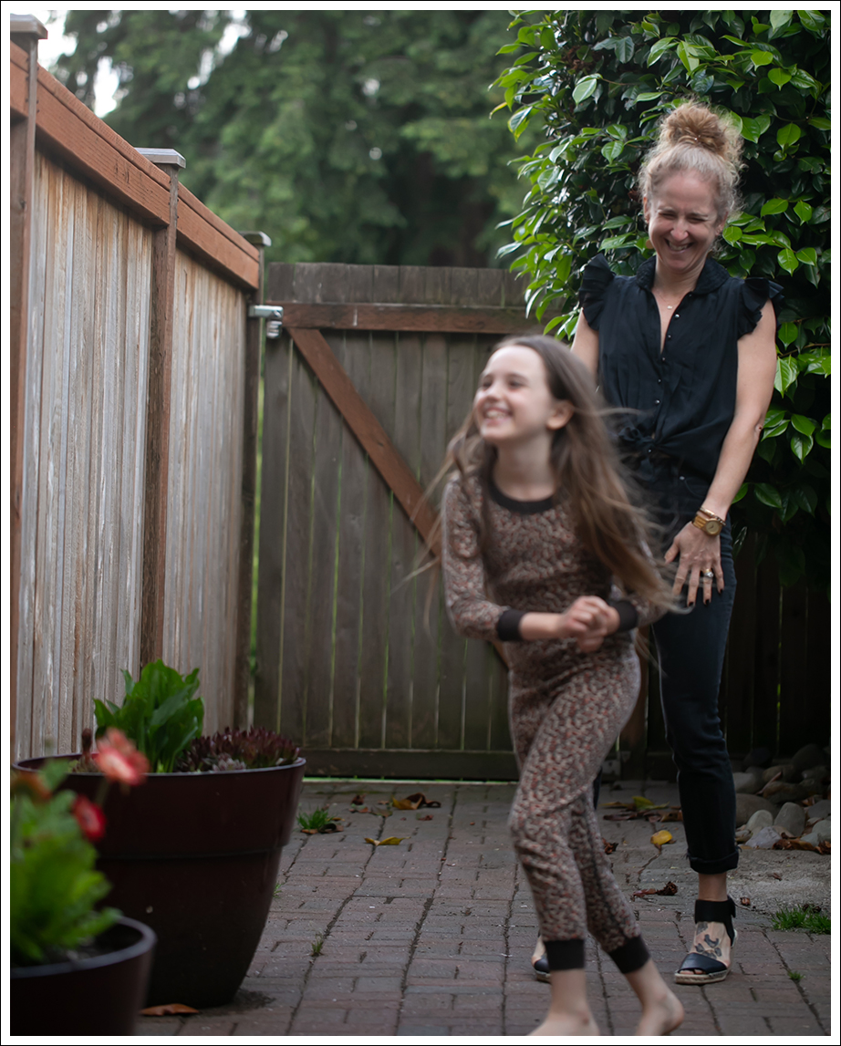 Blog Zac Posen Flutter Sleeve Top La Vie Rebecca Taylor Black Jeans Vince Espadrilles-6