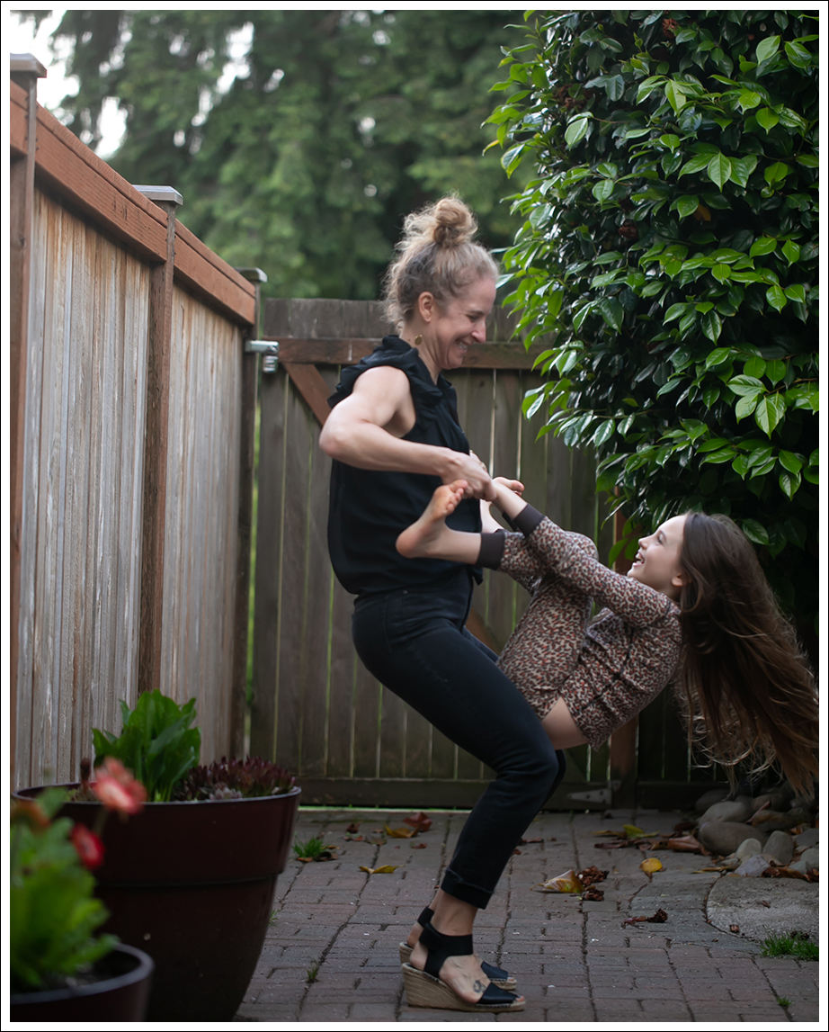 Blog Zac Posen Flutter Sleeve Top La Vie Rebecca Taylor Black Jeans Vince Espadrilles-8