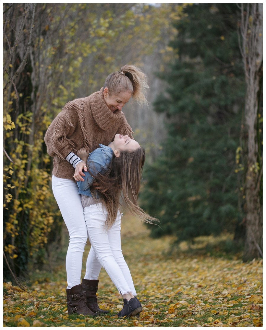 Blog DL1961 Annie Crop Jean Jacket OOTD Fringe Sweater AGolde White Skinny Jeans Fiorentini Baker Lena Biker Boots-6