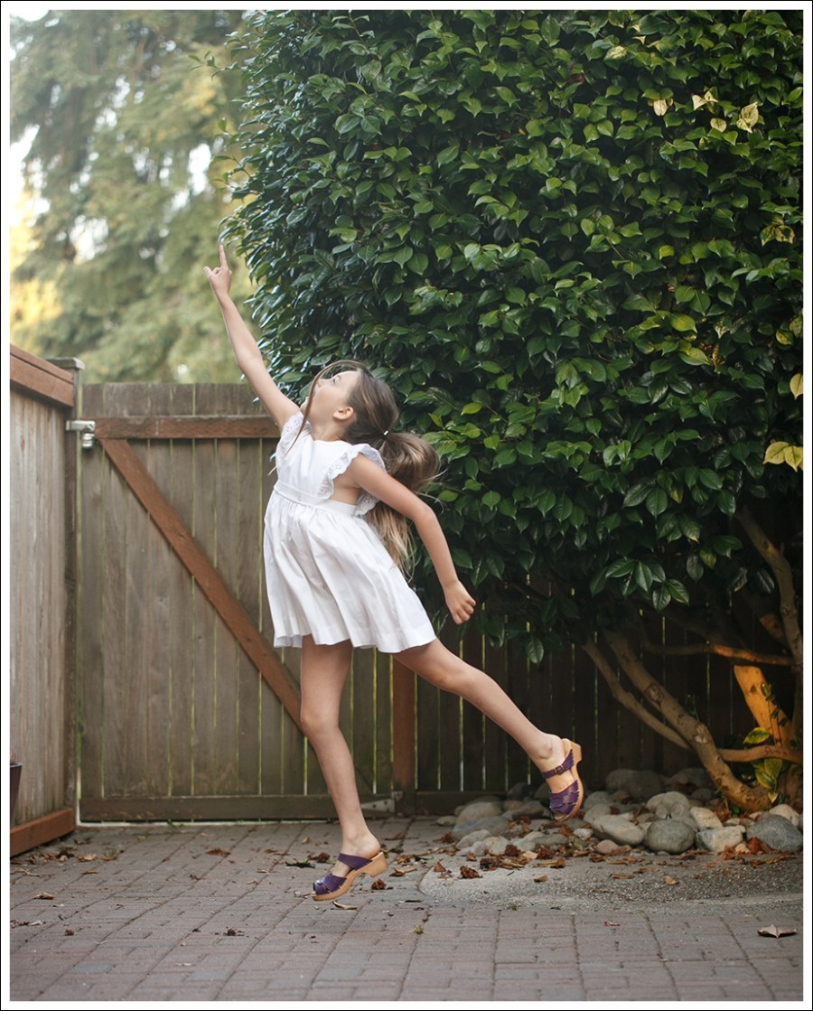 Blog Kids Vintage Apron Dress Sven Clogs-9