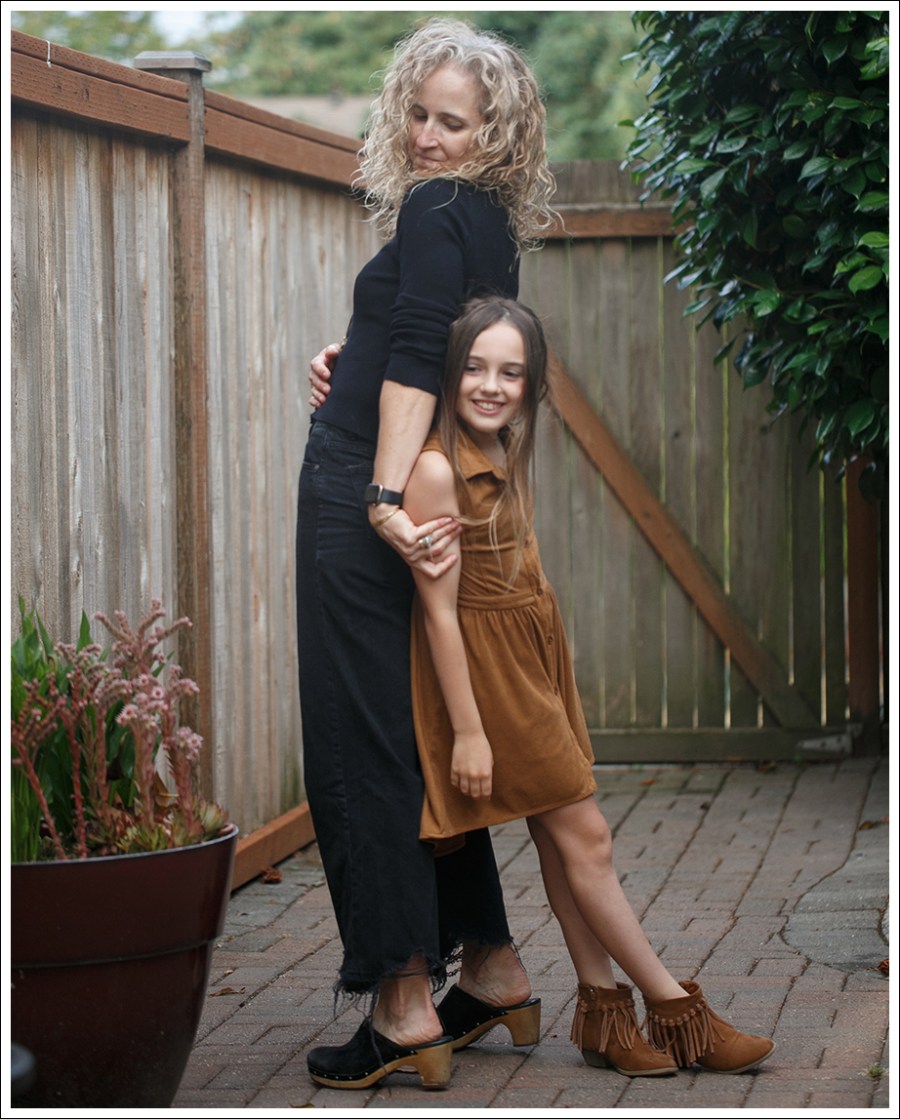 Blog Stradivarius Cardigan DL1961 Hepburn Ugg Clogs-7